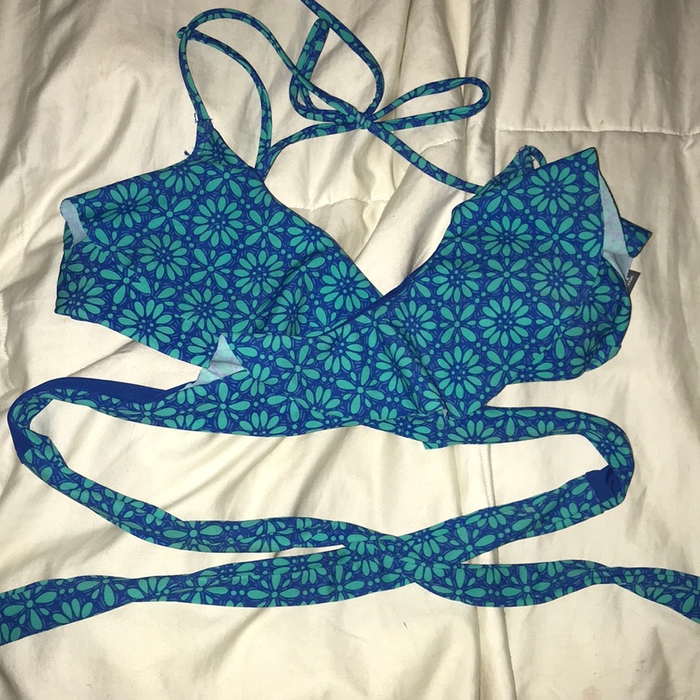 Blue aerie wrap around flounce bikini top